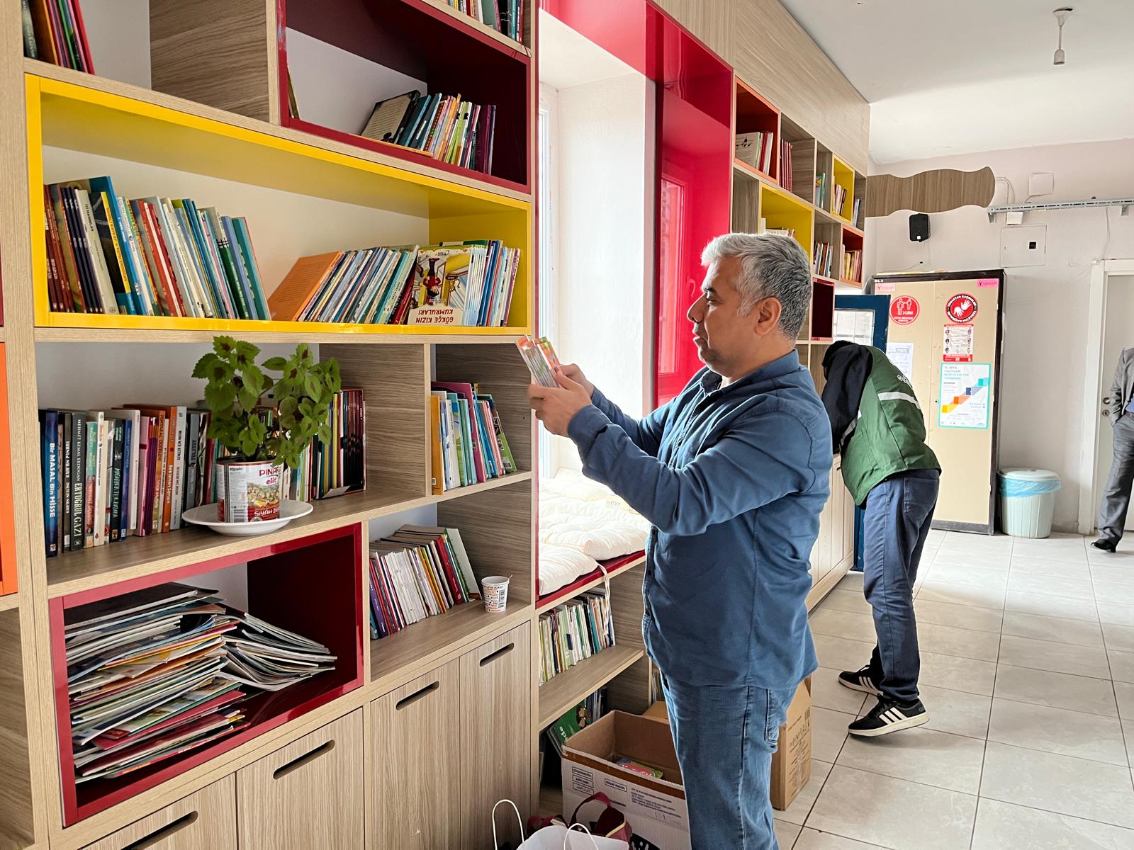Adıyaman Üniversitesinden Köy Okullarına Kitap ve Kırtasiye Desteği